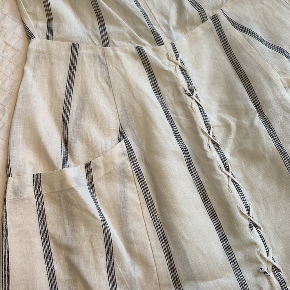 100% Linen Reformation dress - Picture 5 of 12